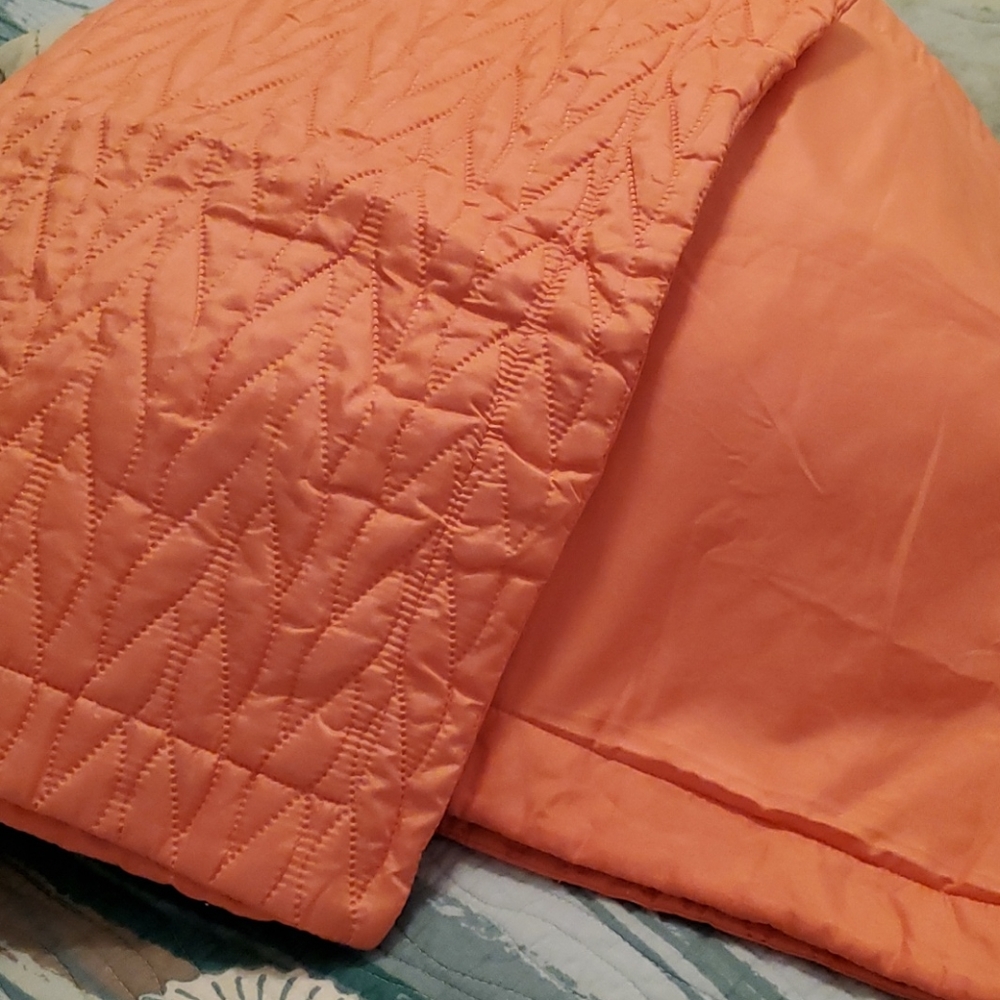 EUC pair of quilted standard shams